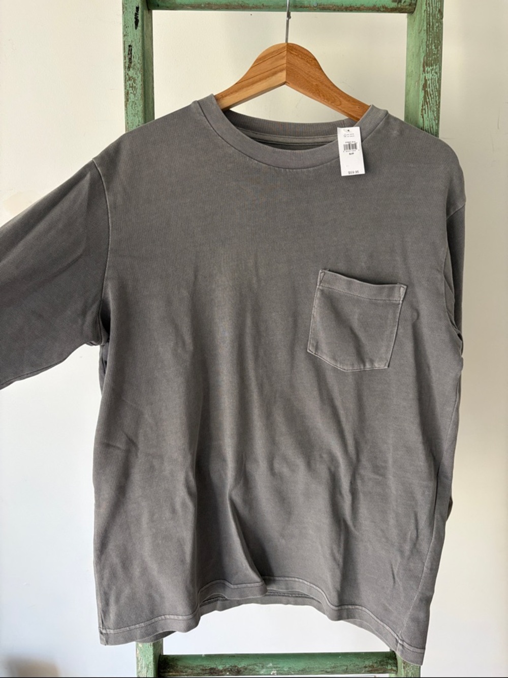 GAP Men’s Charcoal Long Sleeve Pocket Tee – Premium Everyday Essential